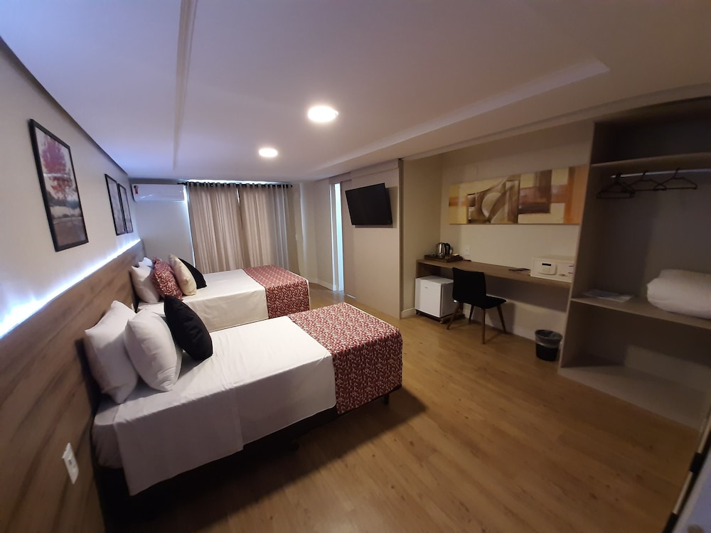 غرفة بريميوم بسرير مزدوج وسرير فردي، Ferraz Hotel 2/5