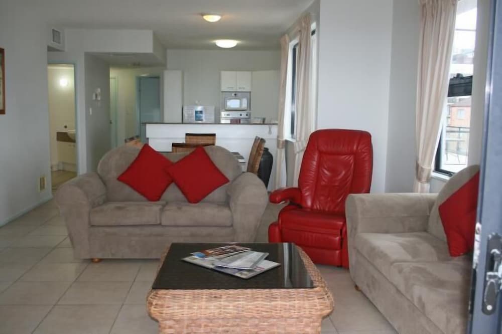 Kings Row Holiday Apartments 21/48