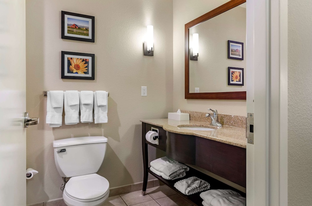 Comfort Suites Helena Airport 12/36