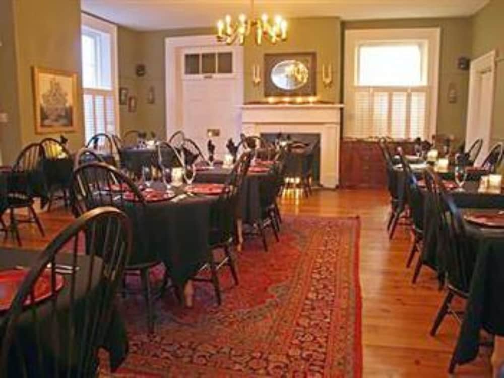 Lafayette Inn 56/66