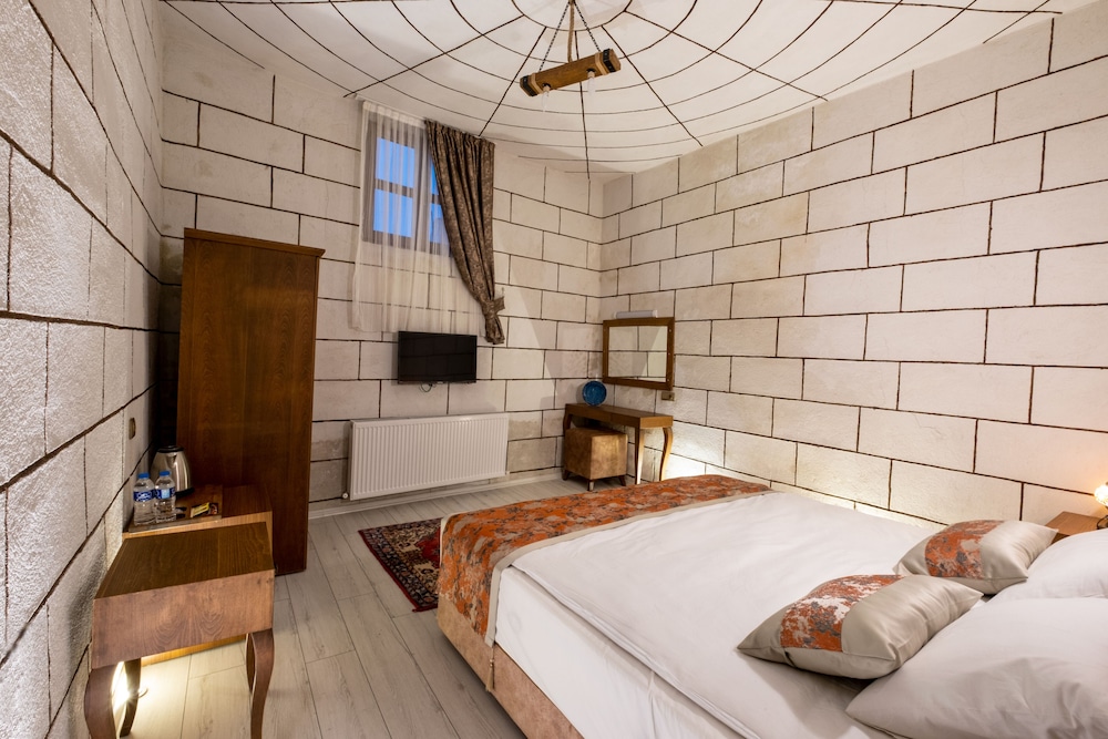 Mesken Cave Suites 12/50