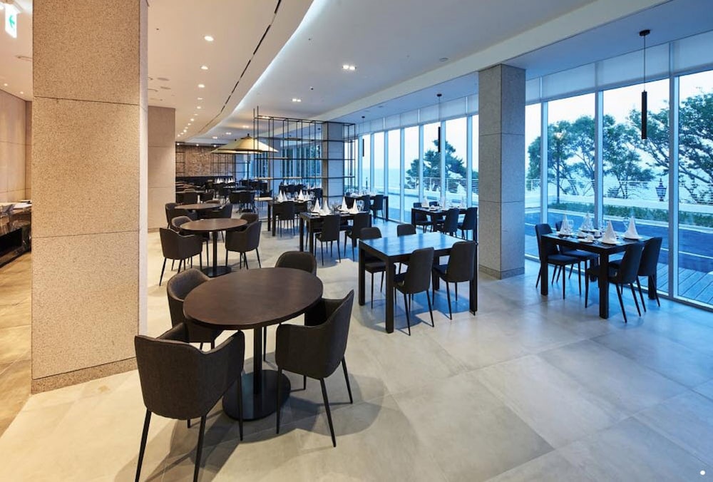 Naksan Beach Hotel 34/48