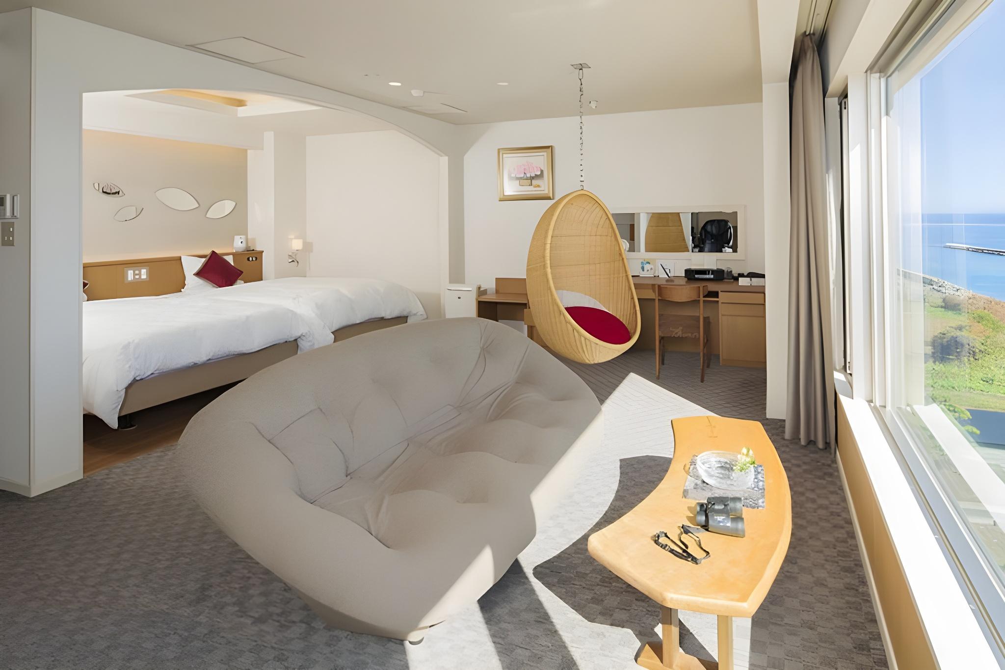 Semi Room, Suite, Bathtub