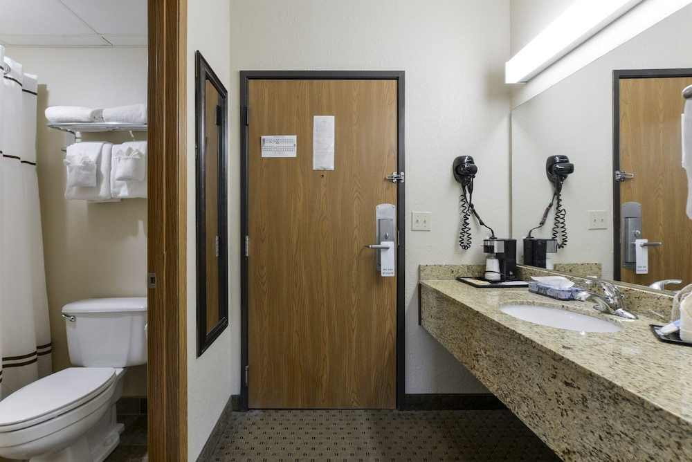 Grand View Inn and Suites 41/42