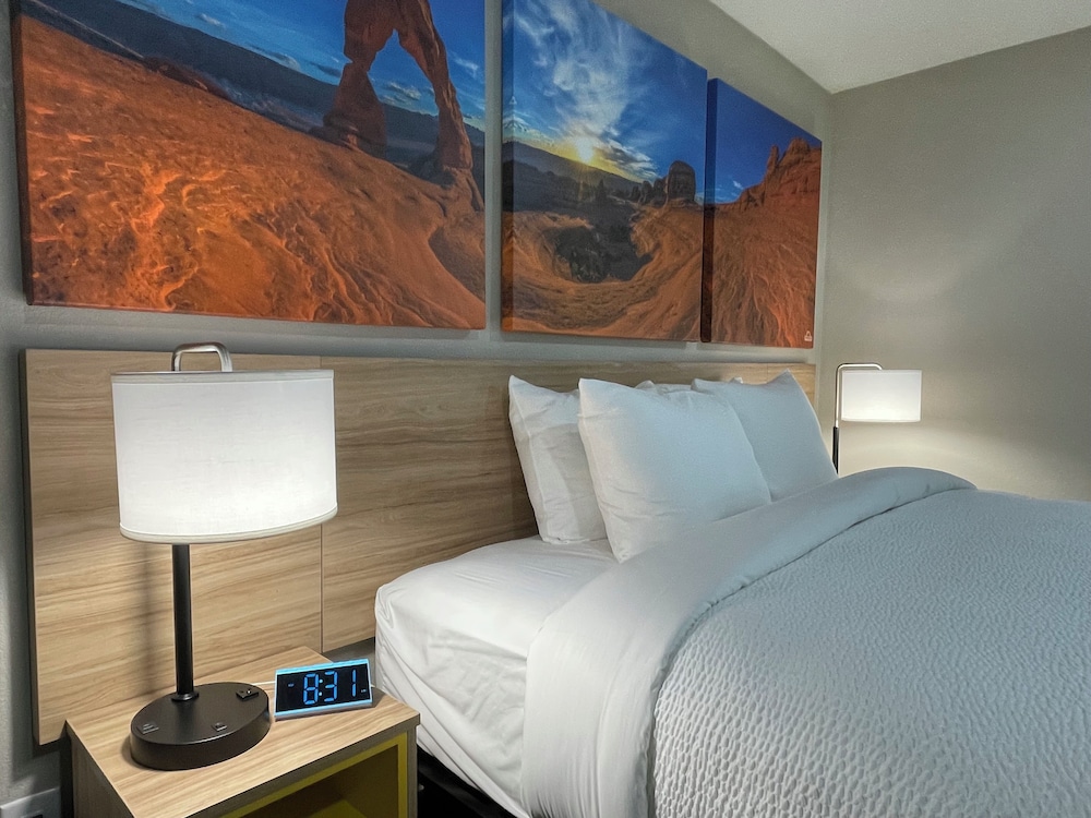 Days Inn by Wyndham Sulphur Springs 27/43
