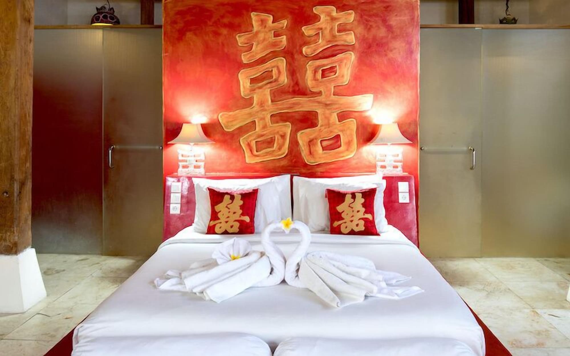 HAPPINESS, SUITE, DOUBLE BED, POOL SIDE