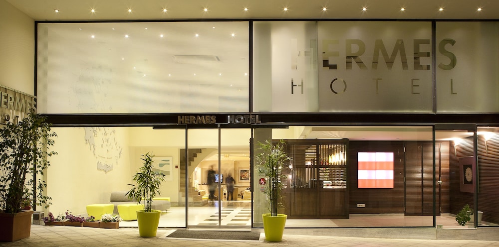Hermes Hotel 3/42