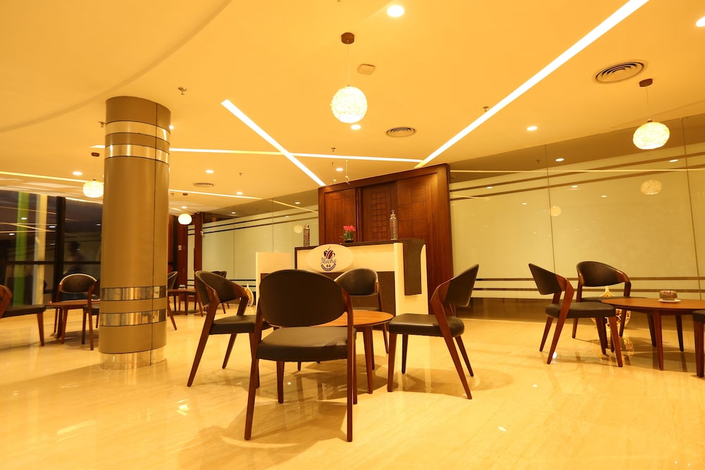 M Crown Hotel 14/24
