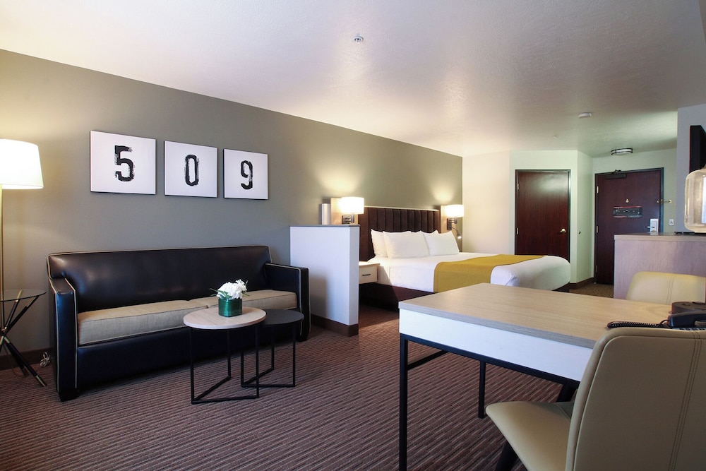 Oxford Suites Spokane Valley 45/64