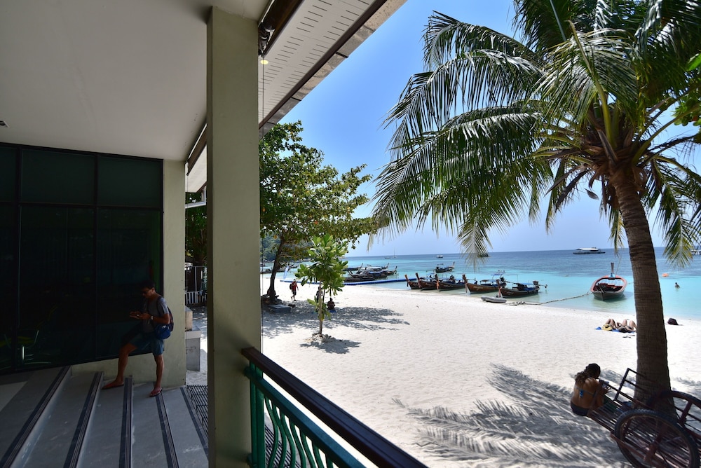 Varin Beach Resort 68/75