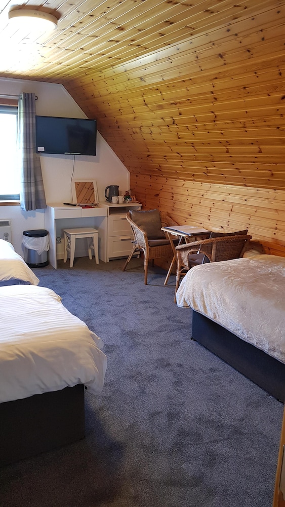 Carn Mhor Bed and Breakfast 43/50
