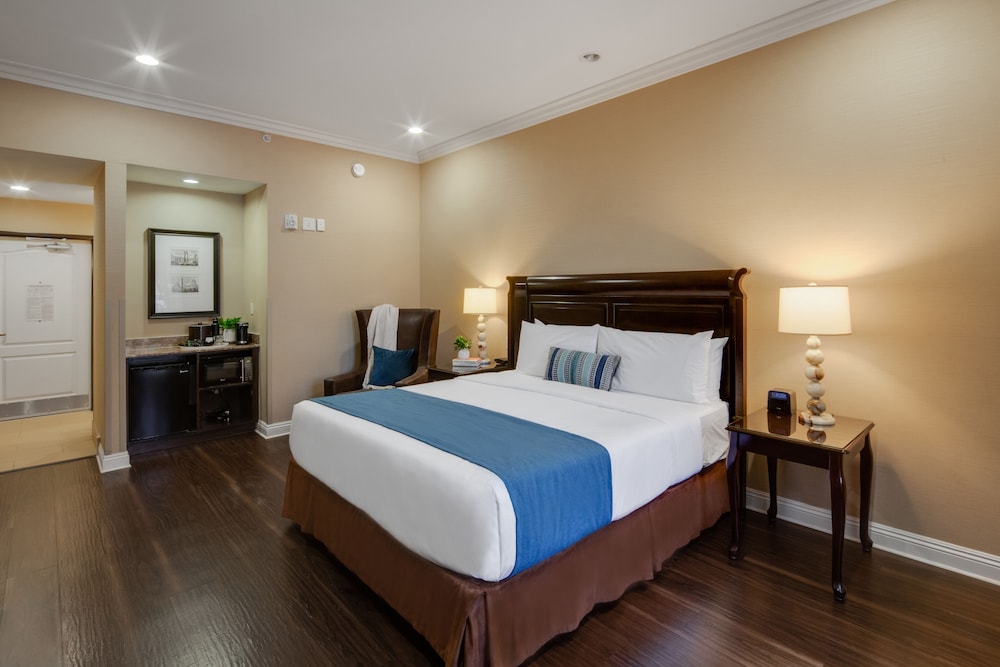 Studio, Suite, King Bed, Accessible