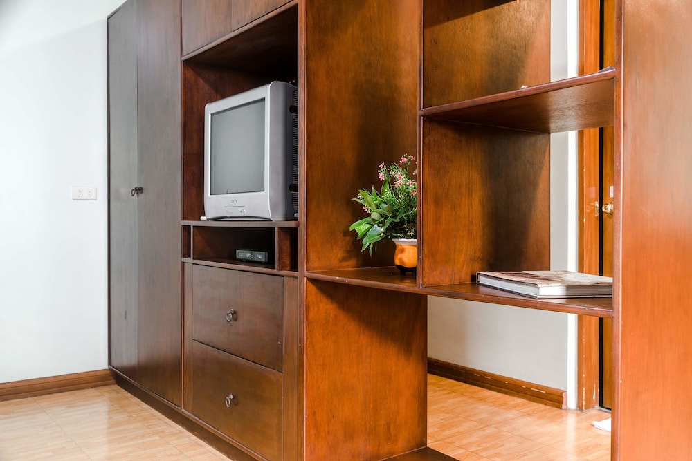 Oftana Suites 5/48