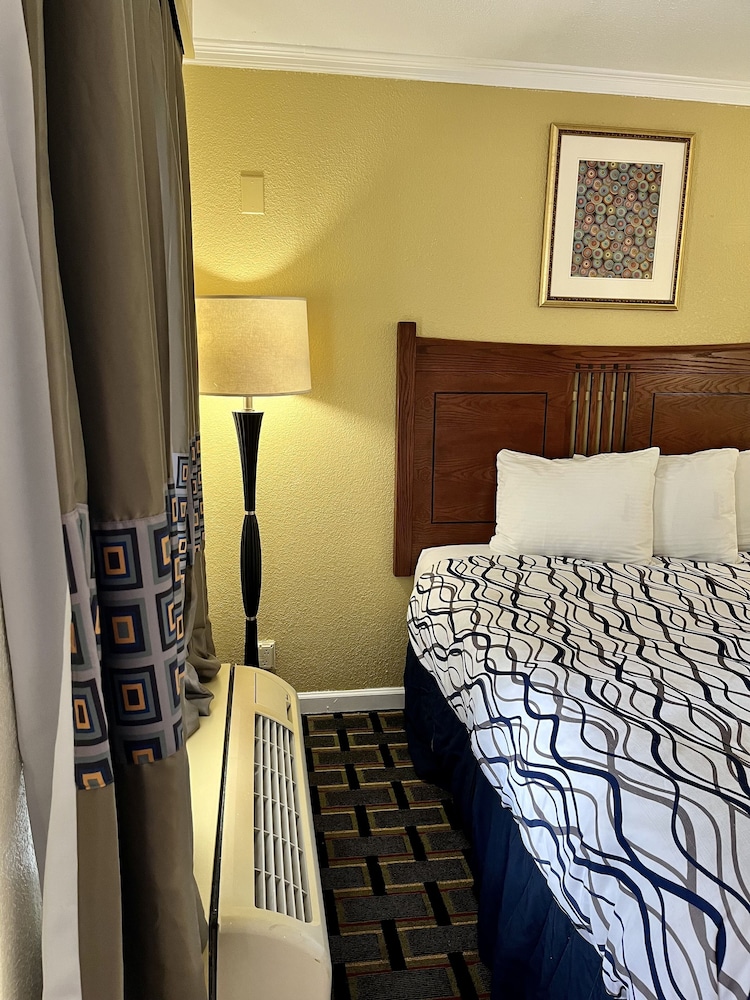 West Bank Inn 34/60