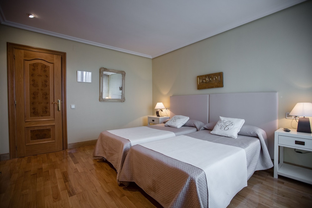 Gestion de Alojamientos Rooms 16/50