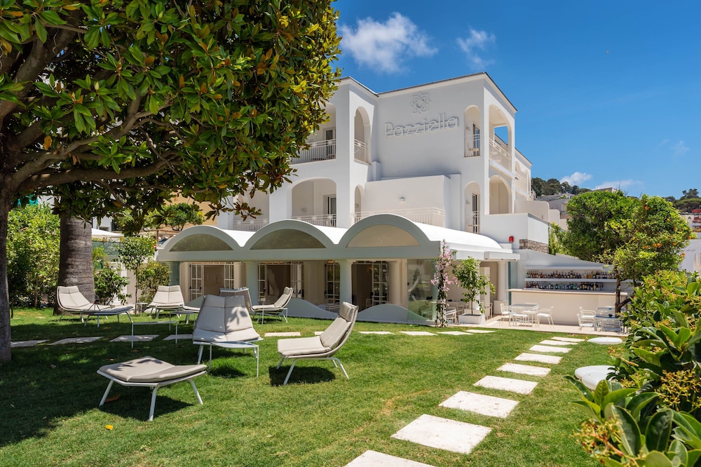 Pazziella Garden & Suites 3/66