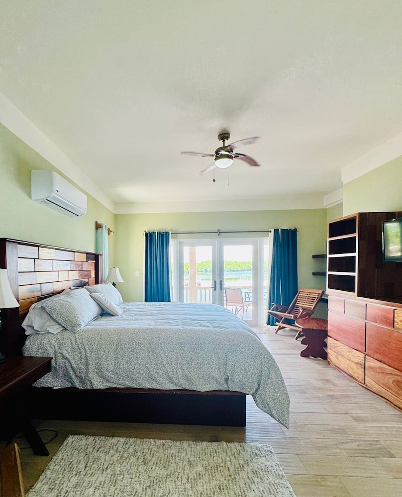 Lina Point Belize Overwater Resort 21/78