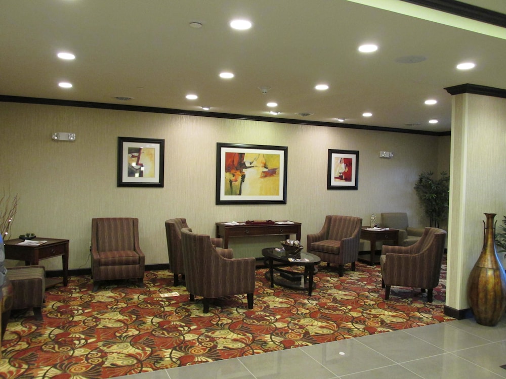 Holiday Inn Express Suites Wheeling 62/78