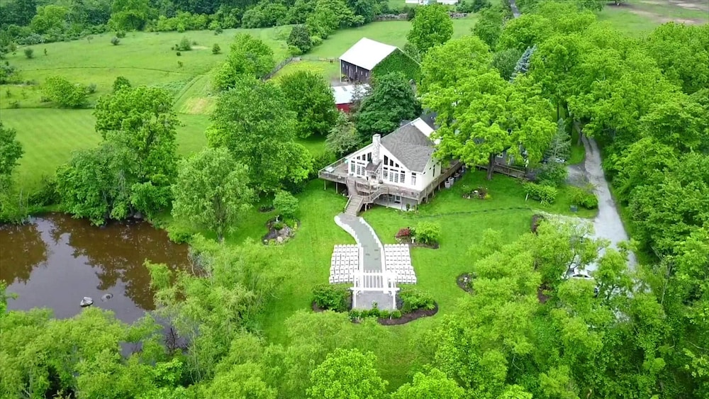 Battlefield Bed &amp; Breakfast Inn 69/76