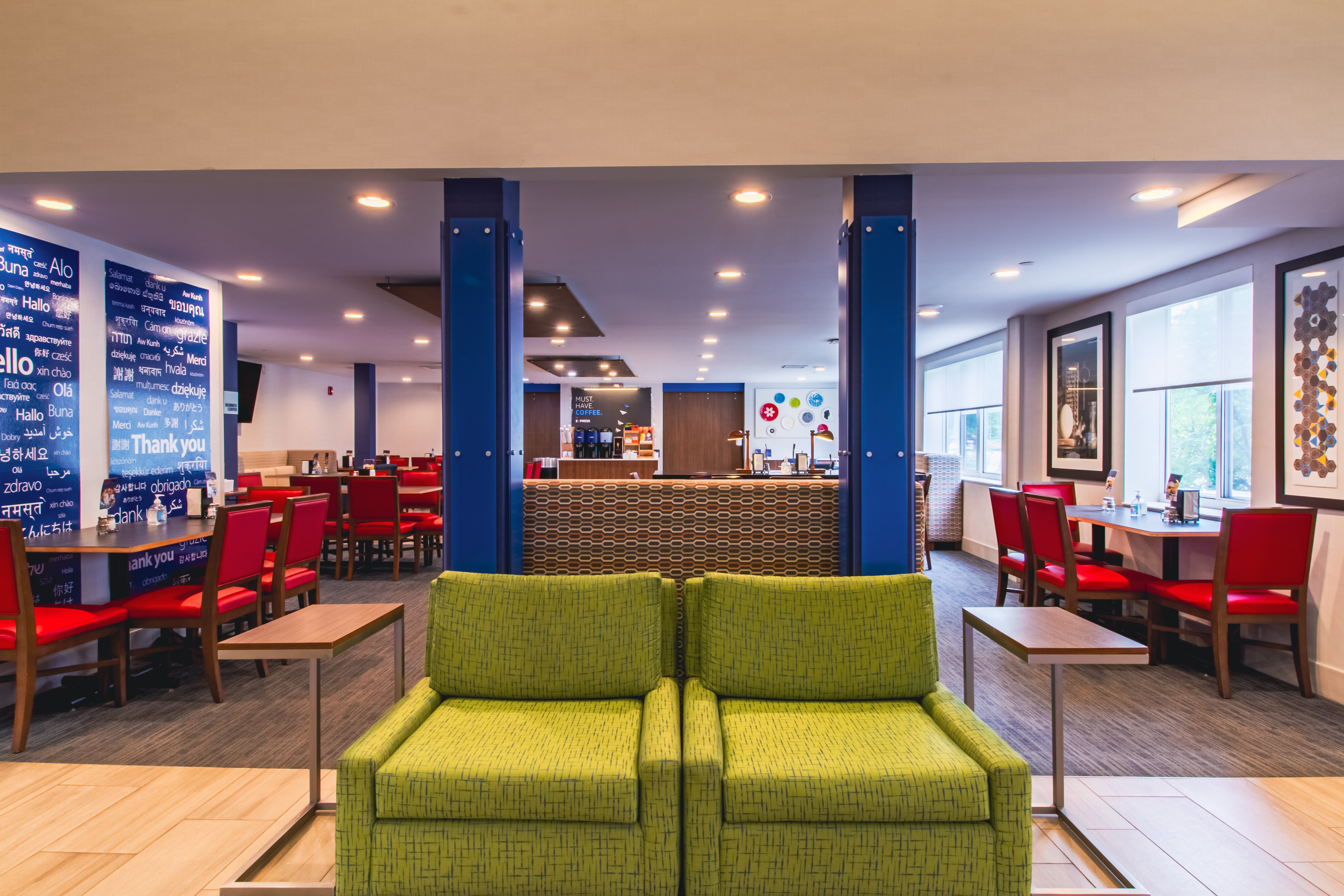 Holiday Inn Express & Suites Lincoln East - White Mountains 33/47