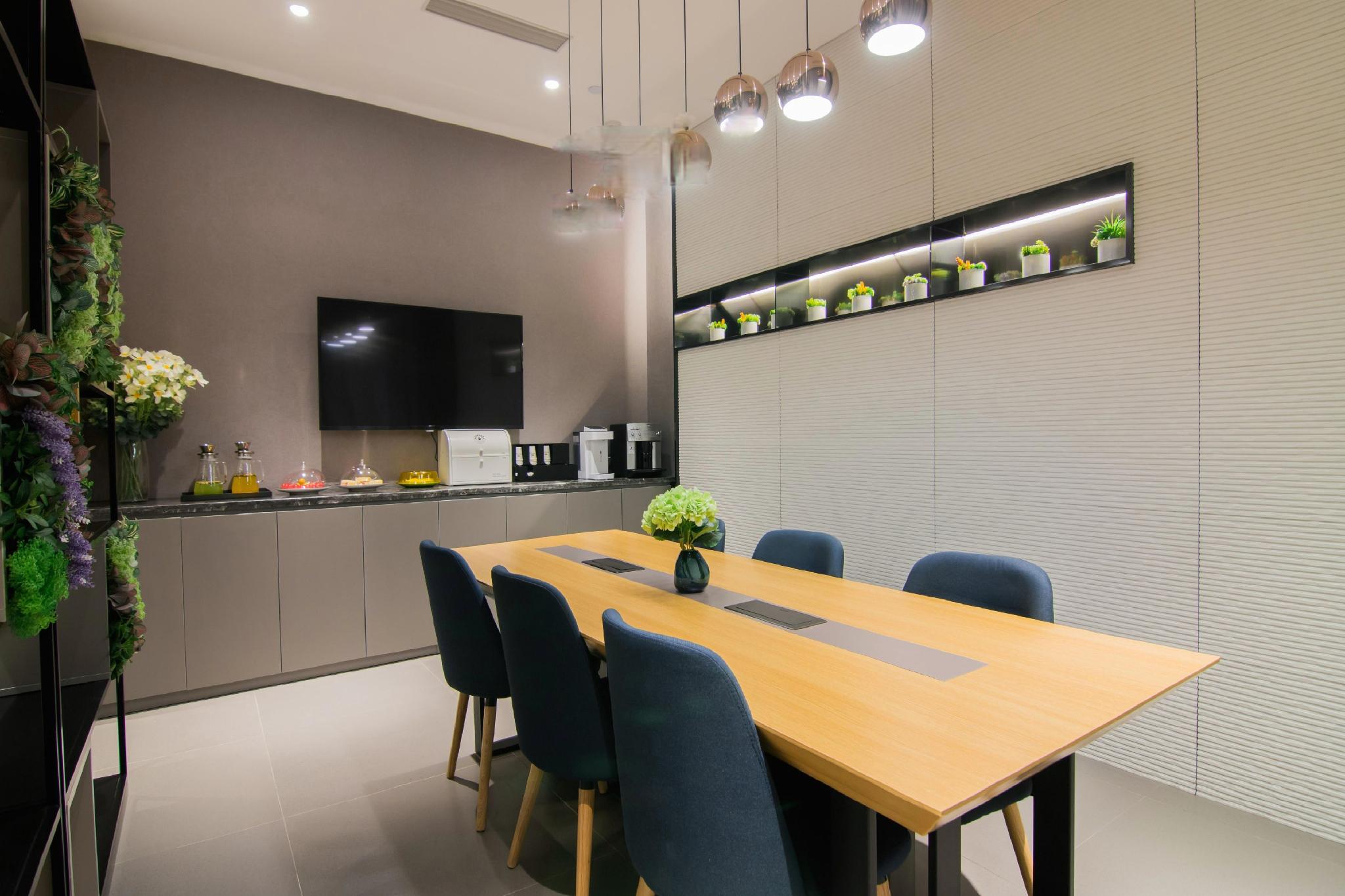 Home Inn Selected (Shanghai Raffles, North Bund) 41/42
