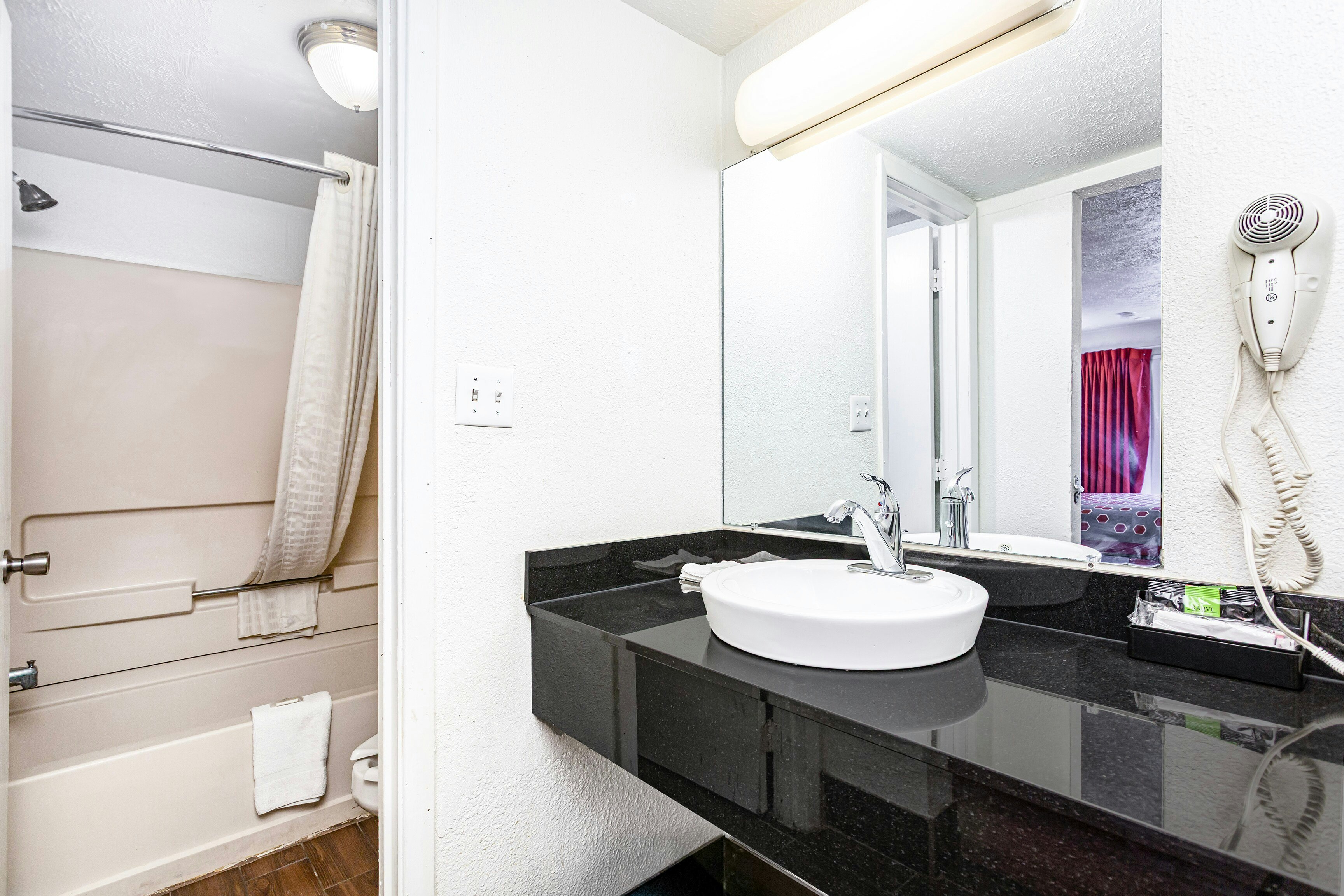 Relax Inn by OYO Columbus OH I 70 47/60