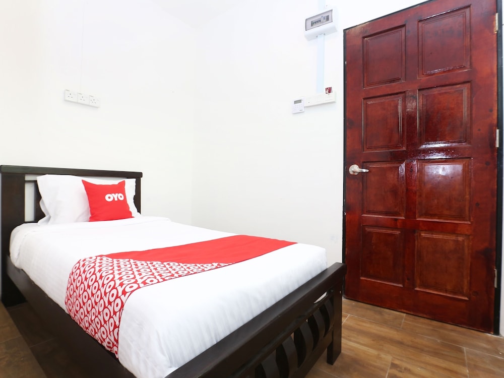 OYO 89678 Ady Hotel 17/23
