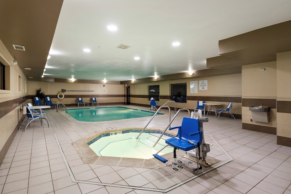 Holiday Inn Express Bloomington West 31/68