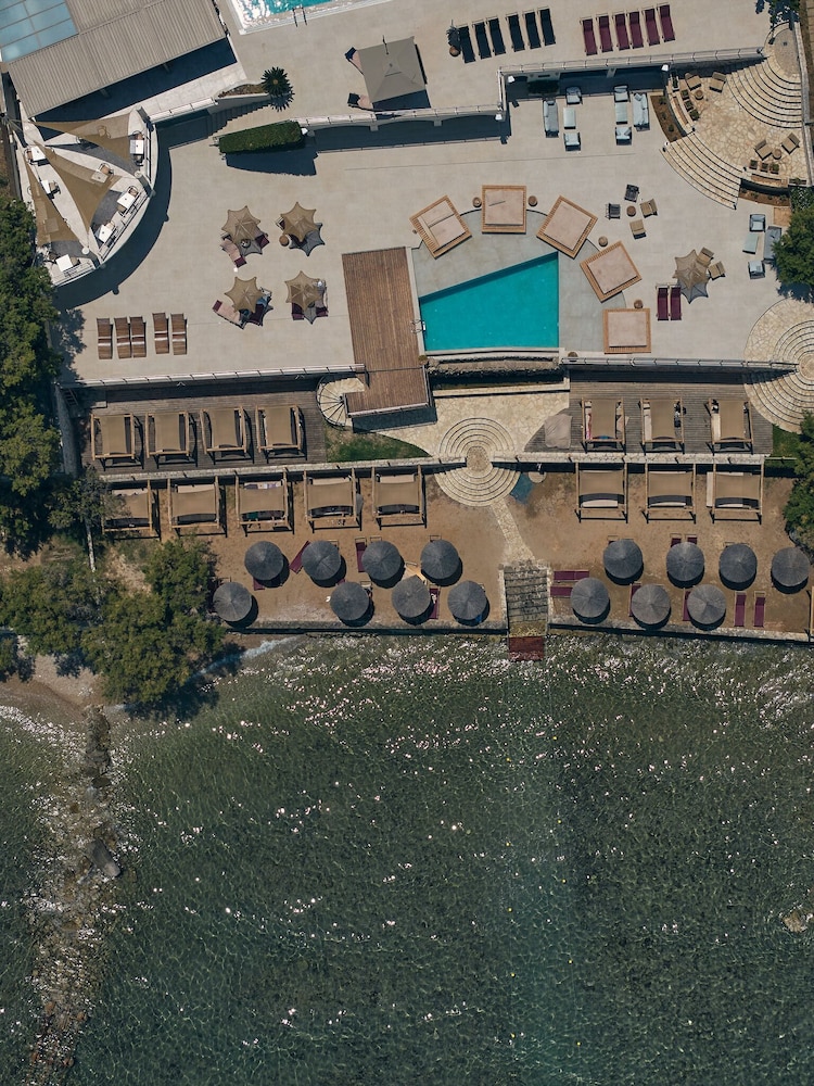Tsamis Zante Suites 82/86