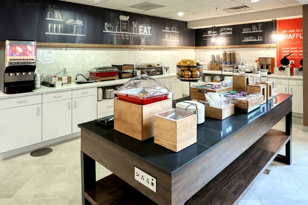 Hampton Inn & Suites Parsippany/North 44/55