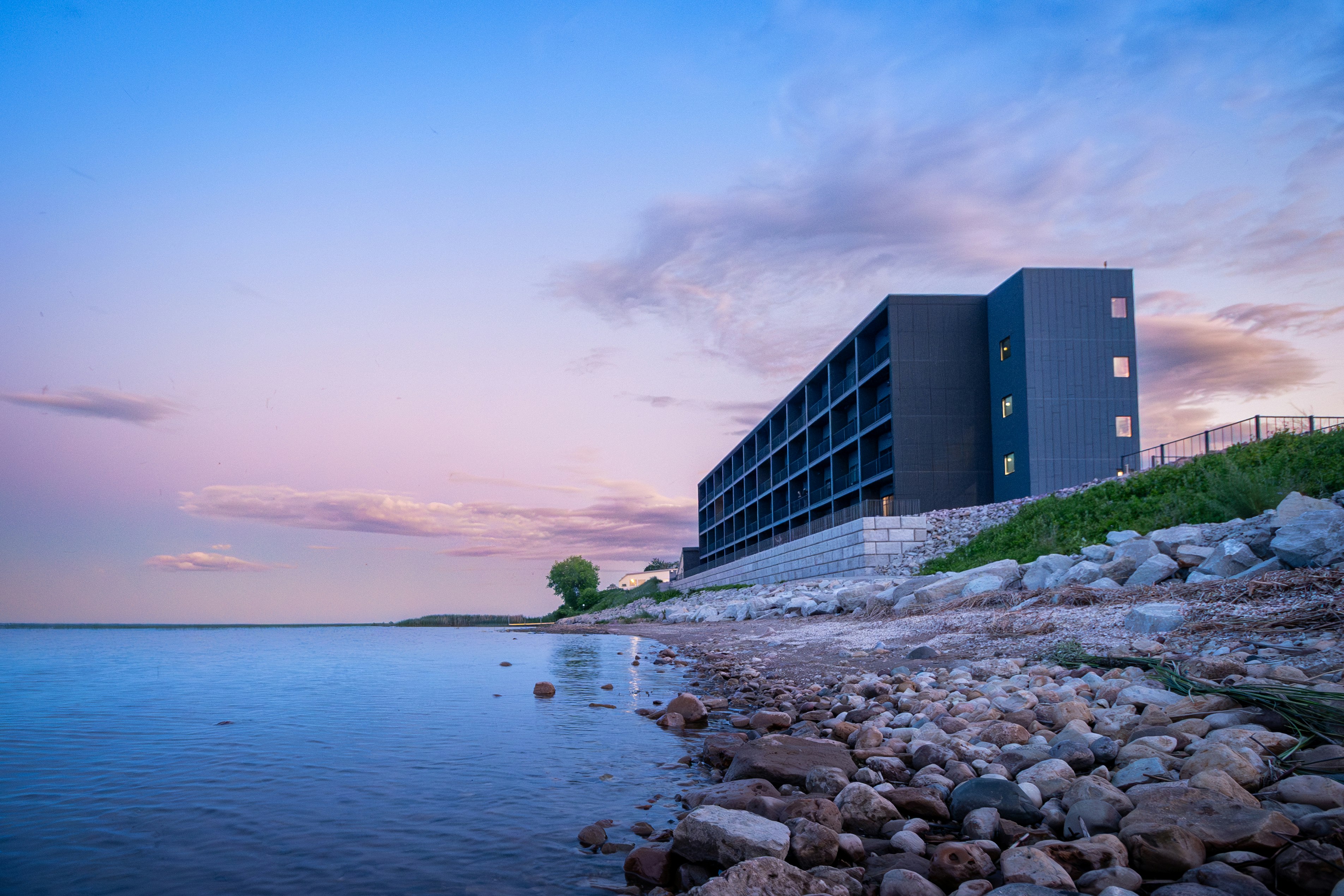 Terrace Bay Hotel 16/24