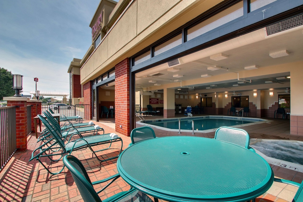 Drury Inn and Suites Bowling Green KY 44/50
