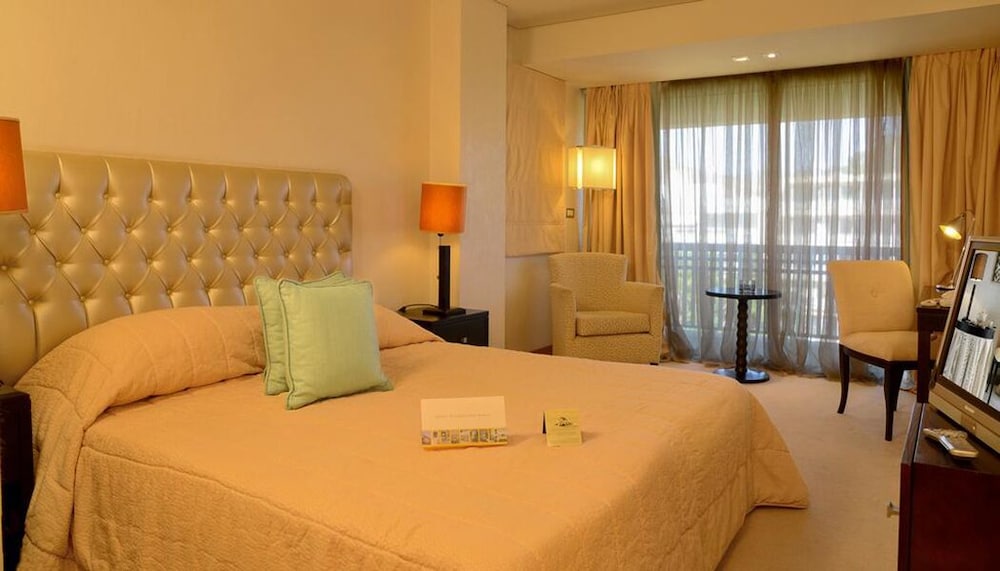 Plaza Resort Hotel 26/74