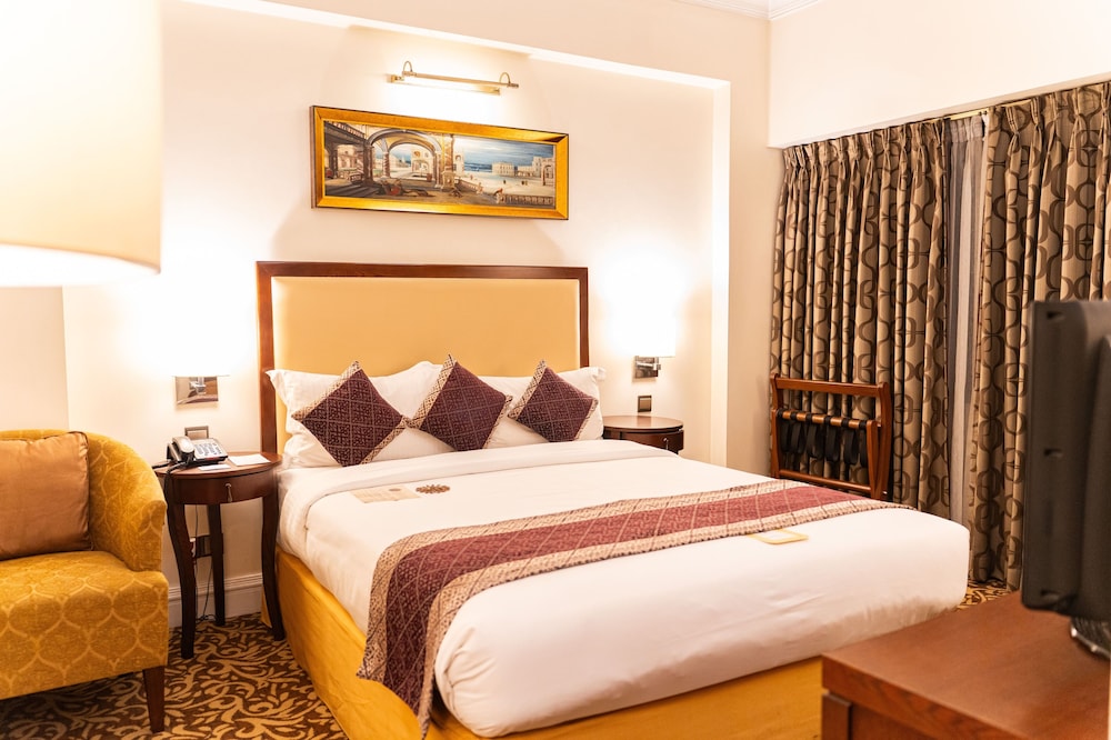 Royal Park Residence Hotel 27/75
