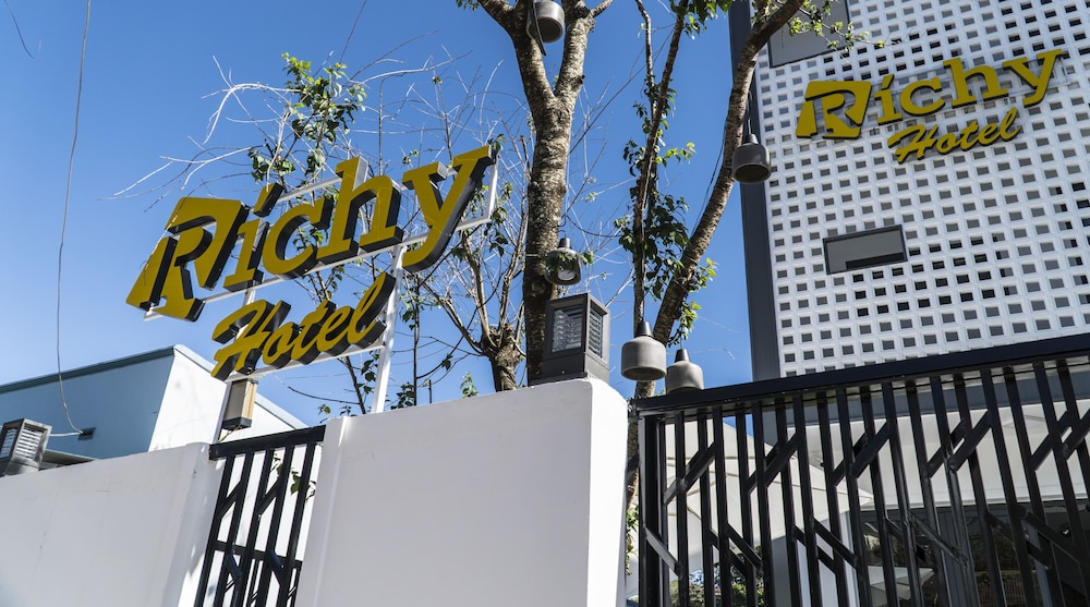 Richy Hotel 37/40