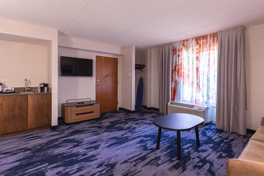 Lobby at Fairfield Inn By Marriott Evansville West, EVANSVILLE - IN