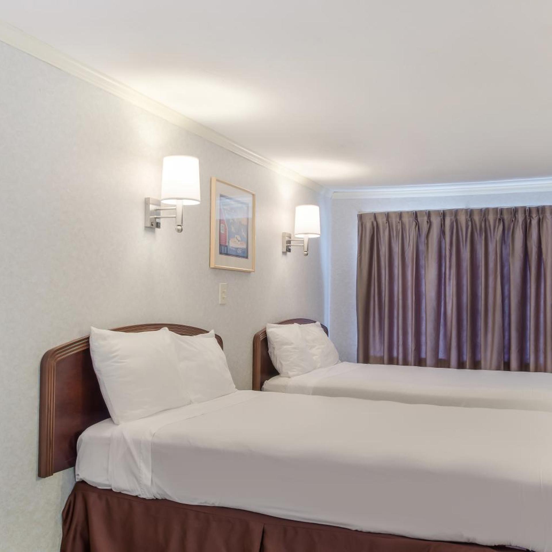 غرفة ديلوكس بسرير مزدوج، Americas Best Value Inn Suites Hyannis Cape Cod 3/9