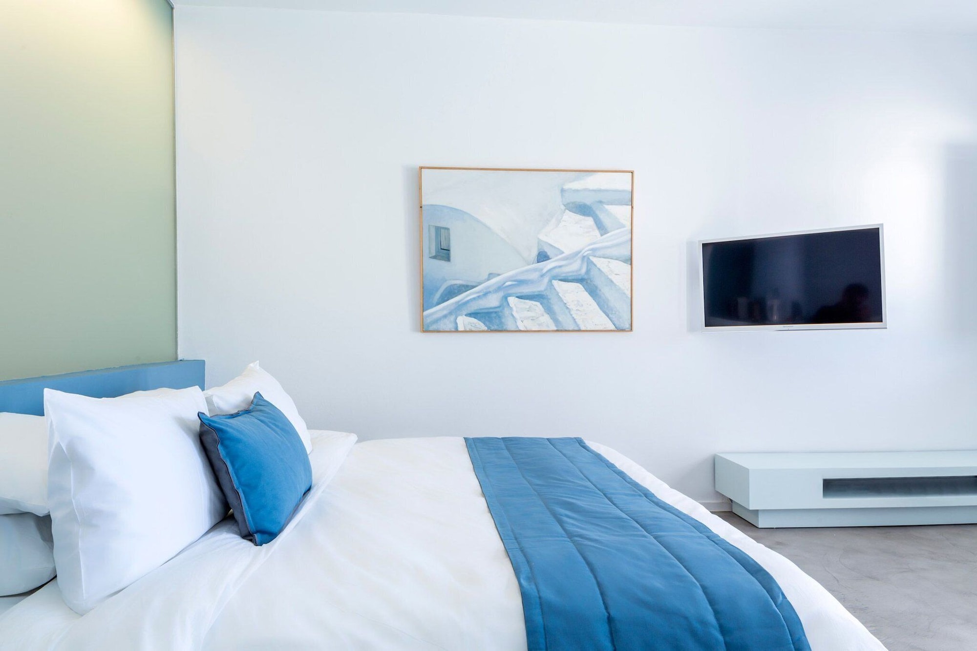 Infinity, Suite, Double Bed, Caldera View, Sofa 6/10