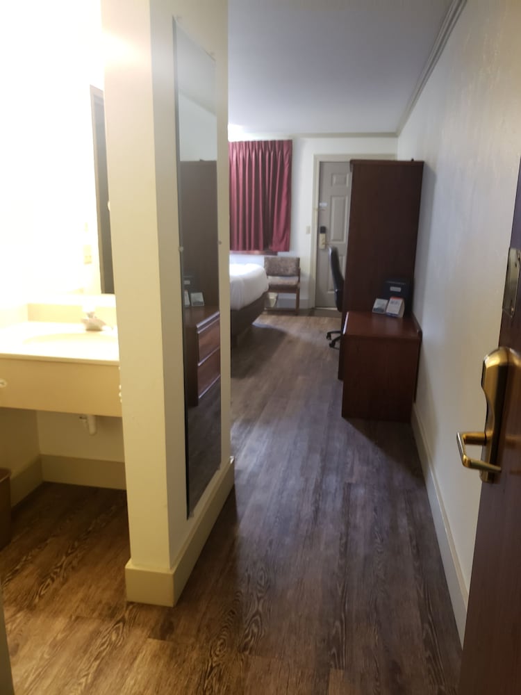 Travelodge by Wyndham Livingston Yellowstone 37/58