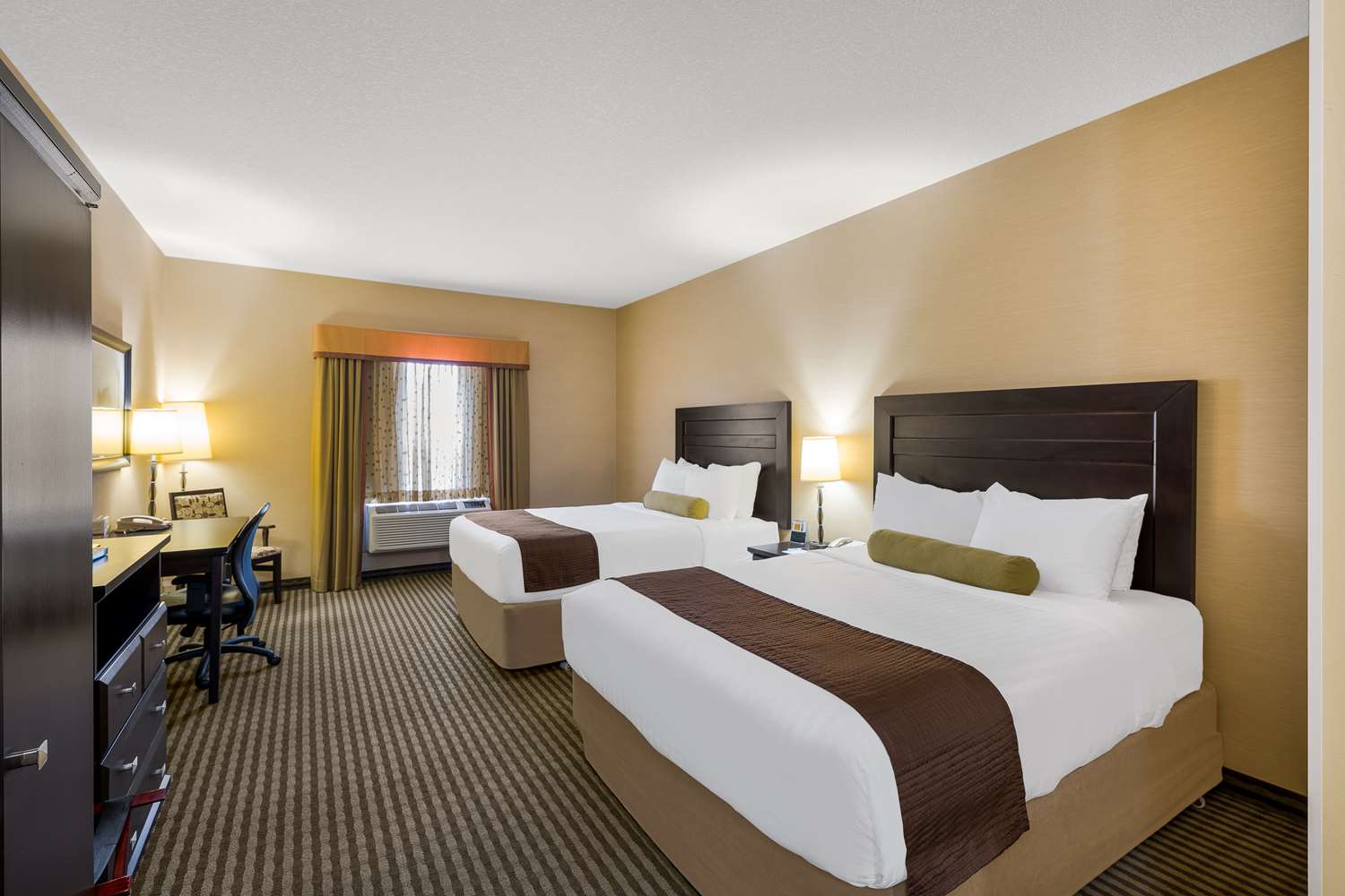 Room, 2 Queen Beds, Pet Friendly