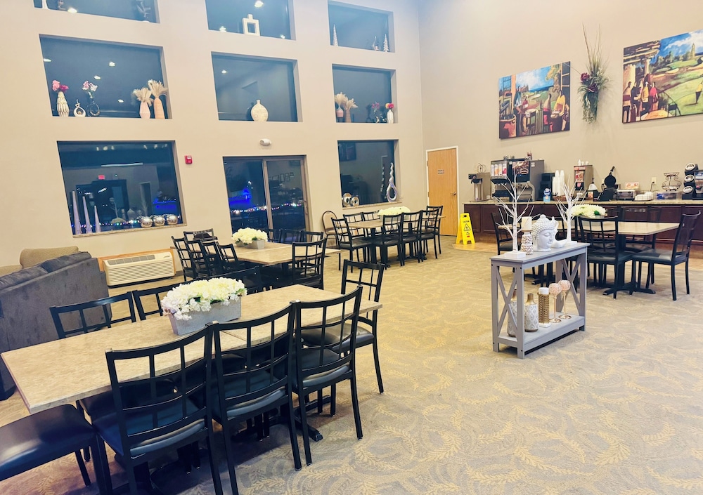 Qube Hotel Polk City 28/39