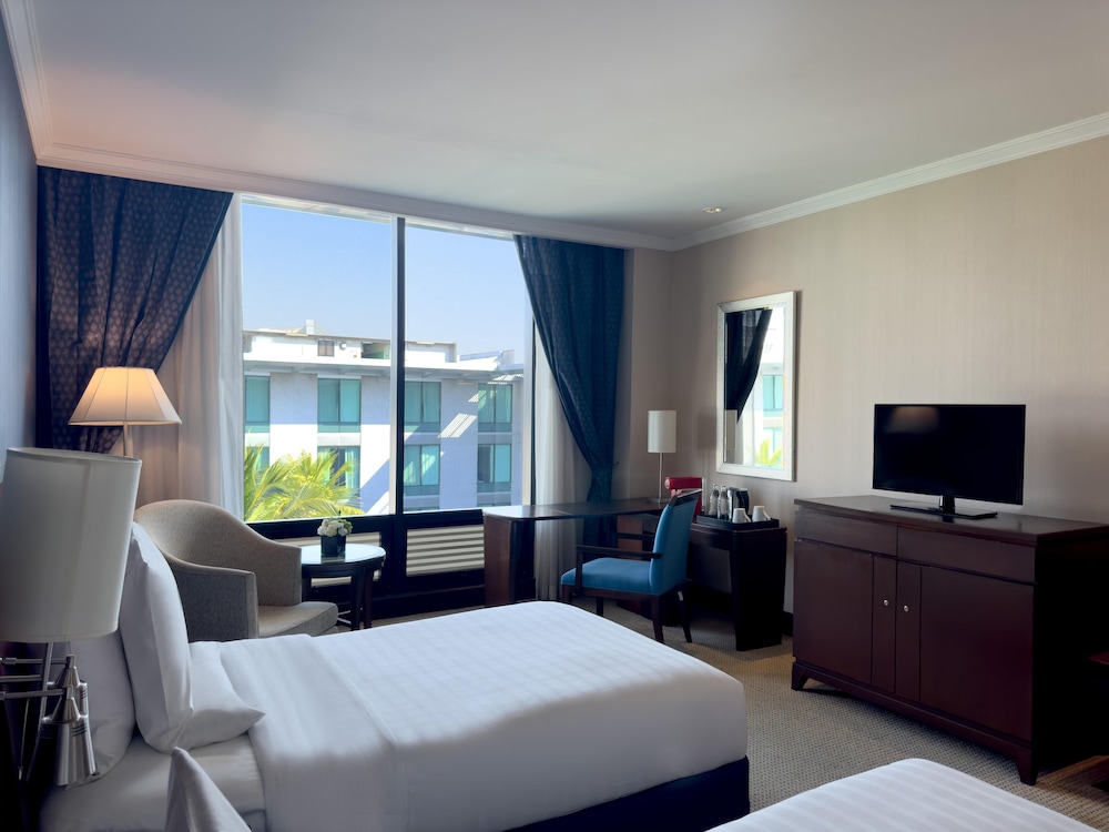 Hyatt Regency Bangkok Suvarnabhumi Airport 13/63