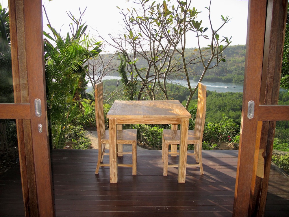 Twin Island Villas And Dive Resort 54/76