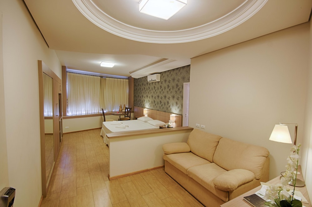Hotel Continental Inn 37/50