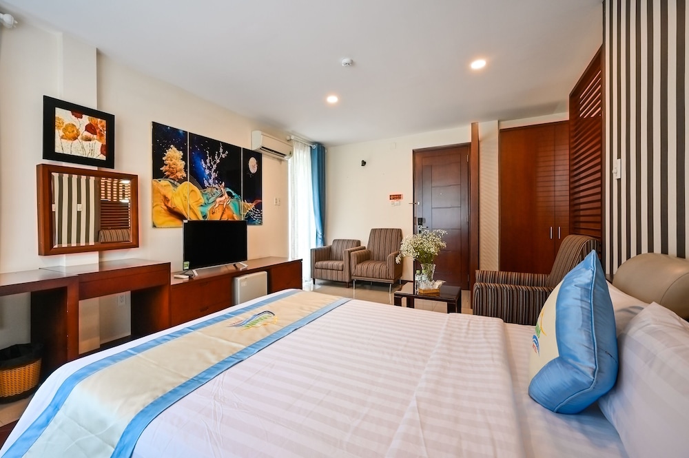 Laguna Hotel 13/41