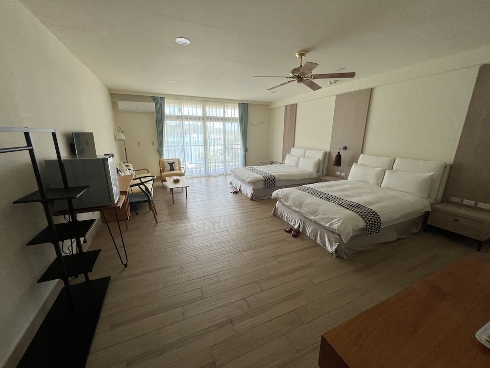 Deluxe, 1 King or 2 Double Beds, Ocean View