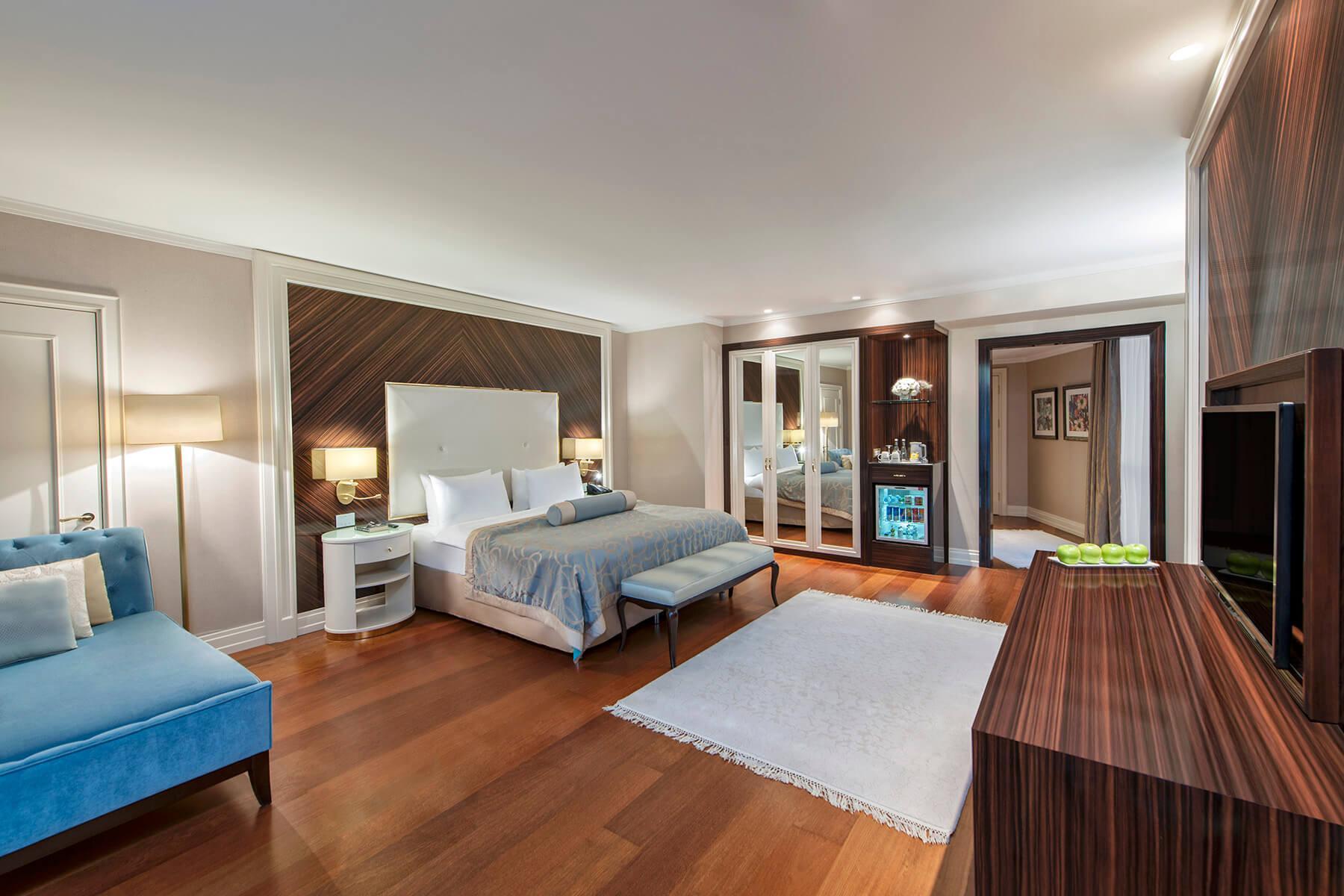 JUNIOR SUITE