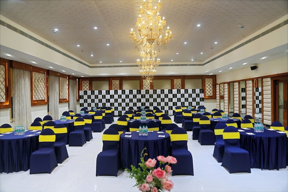 Hotel Hyderabad Grand 35/42