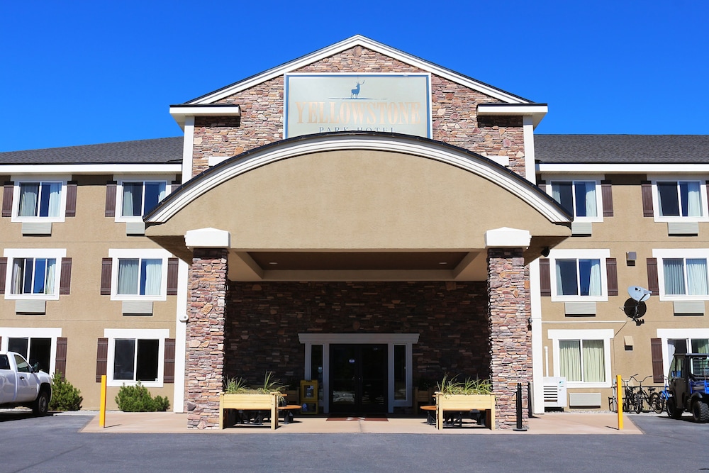 Yellowstone Park Hotel 5/61