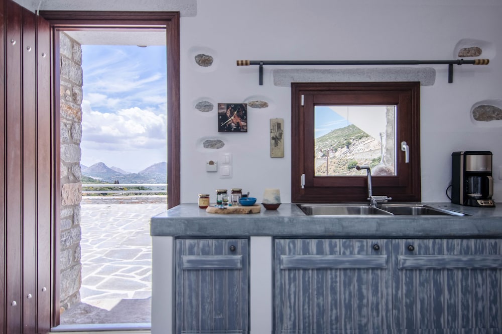 Elaiolithos Luxury Retreat Naxos 4/24